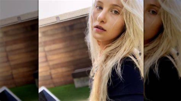 Tomi Lahren No Makeup