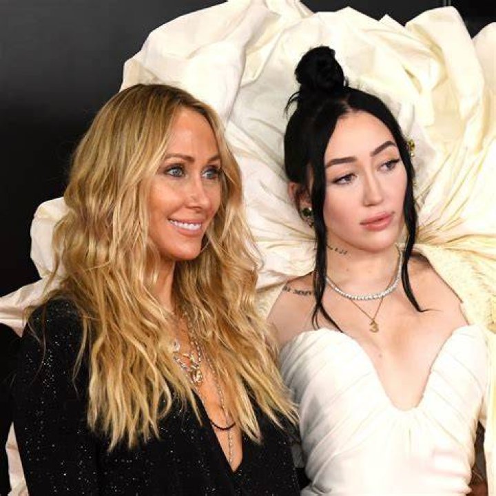 Unveiling The Truth: Is Noah Cyrus Her Real Name?