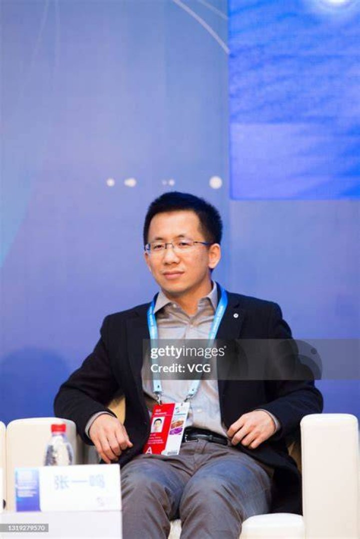 Zhang Yiming in front of his ByteDance building.